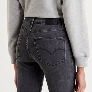721 High-Rise Skinny Levi’s in Gray. W34” L30”. New with tags!